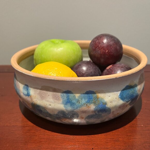 Handmade ceramic bowl with abstract painted flowers - Picture 1 of 10